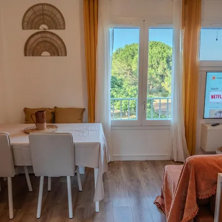 아파트 Charming With Terrace Near The Beaches