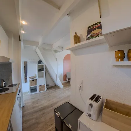 Appartamento Charming With Terrace Near The Beaches