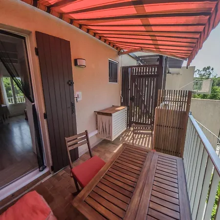 Appartamento Charming With Terrace Near The Beaches Hyères