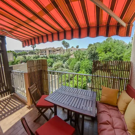 아파트 Charming With Terrace Near The Beaches